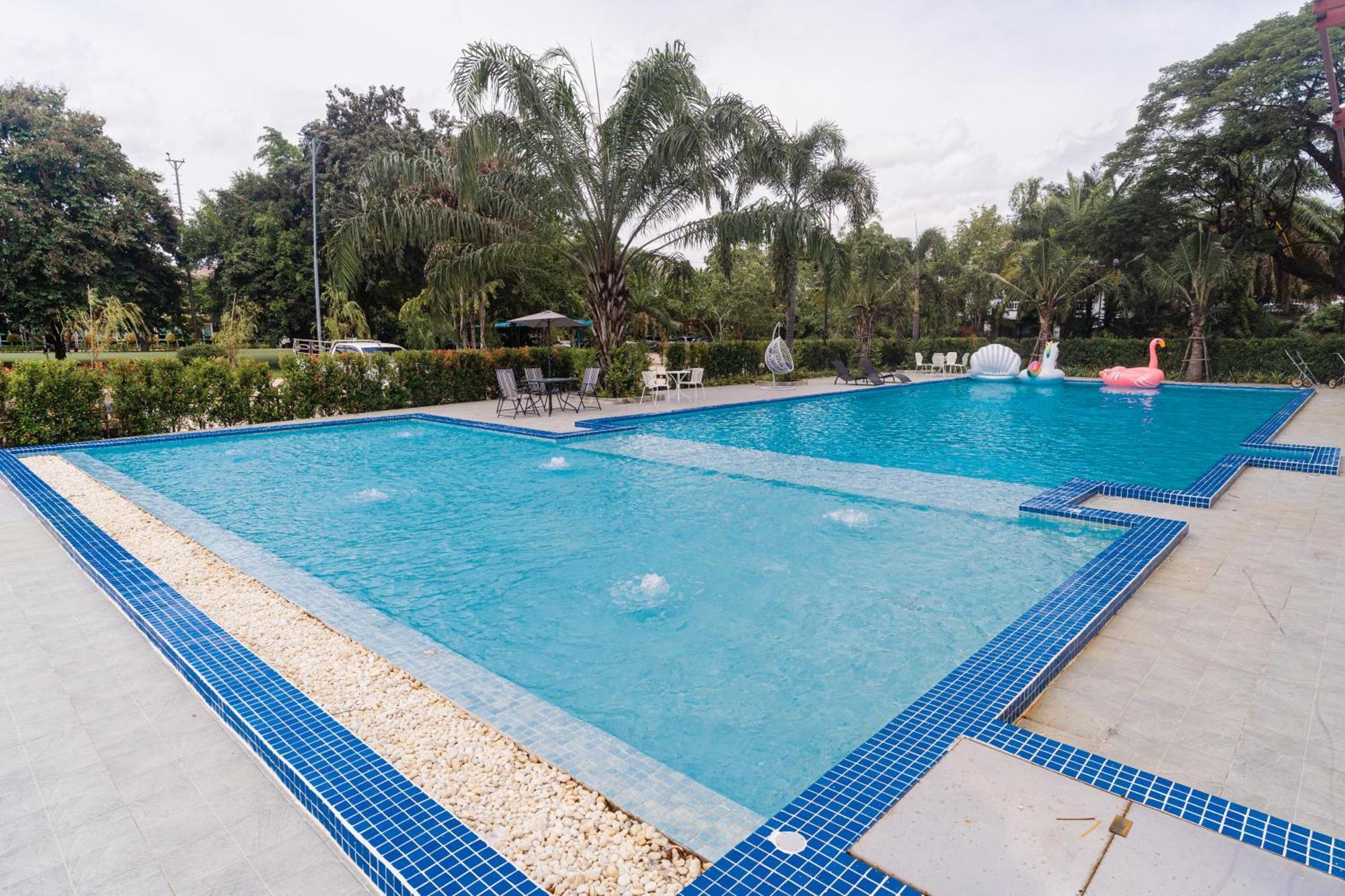 Baan Suan Khun Ta And Golf Resort Убон Ратчатани Екстериор снимка