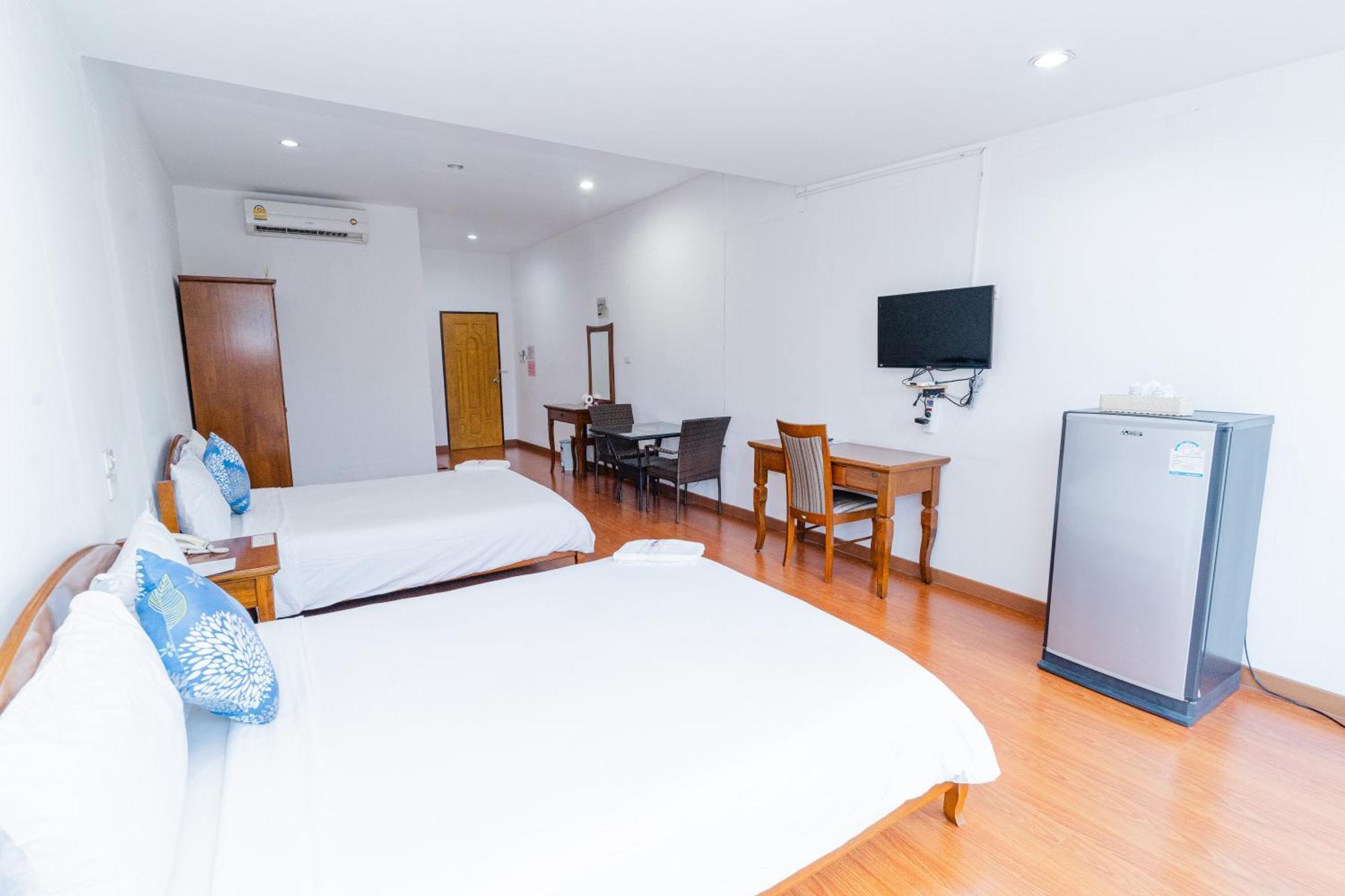 Baan Suan Khun Ta And Golf Resort Убон Ратчатани Екстериор снимка