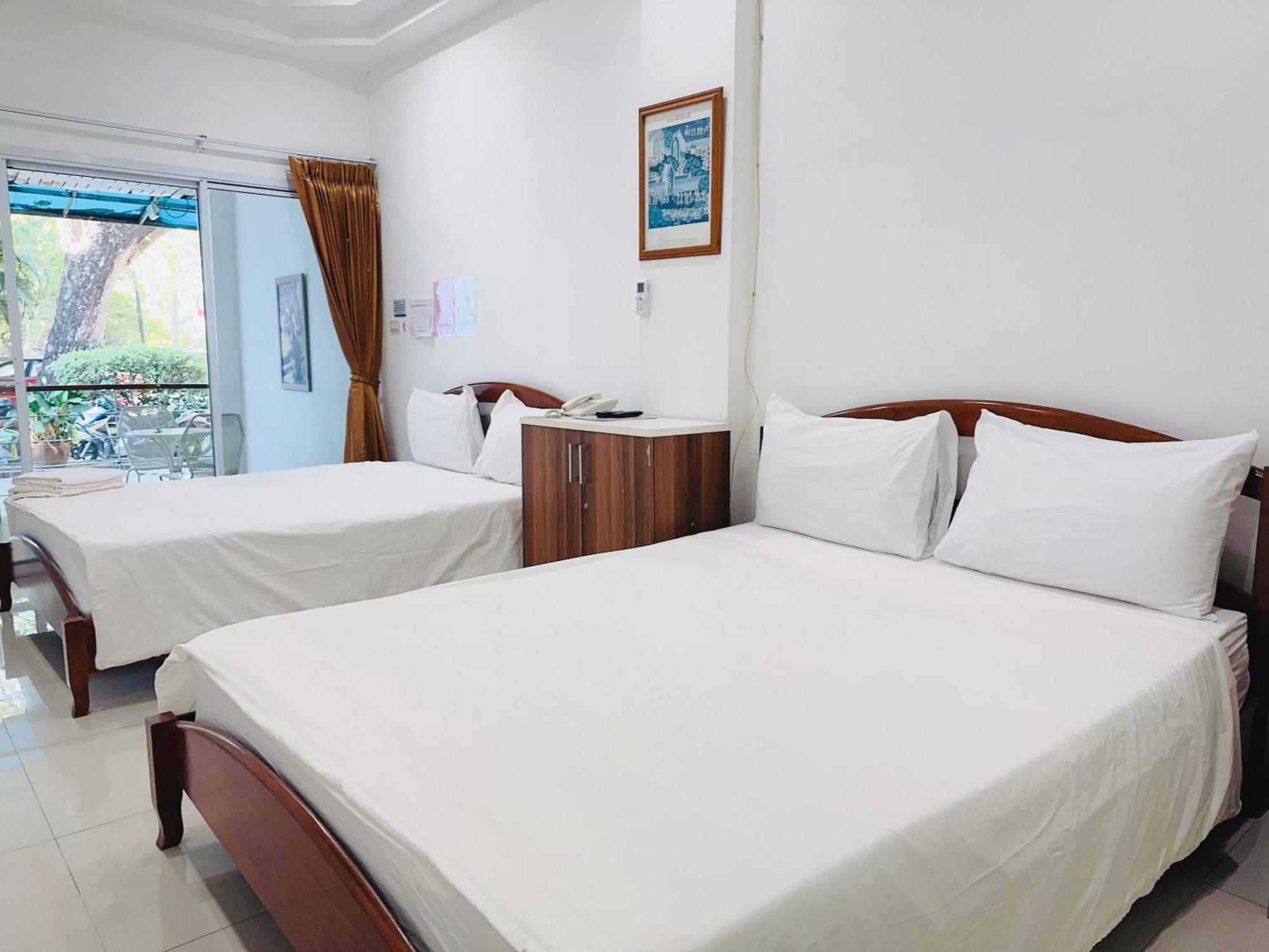 Baan Suan Khun Ta And Golf Resort Убон Ратчатани Екстериор снимка
