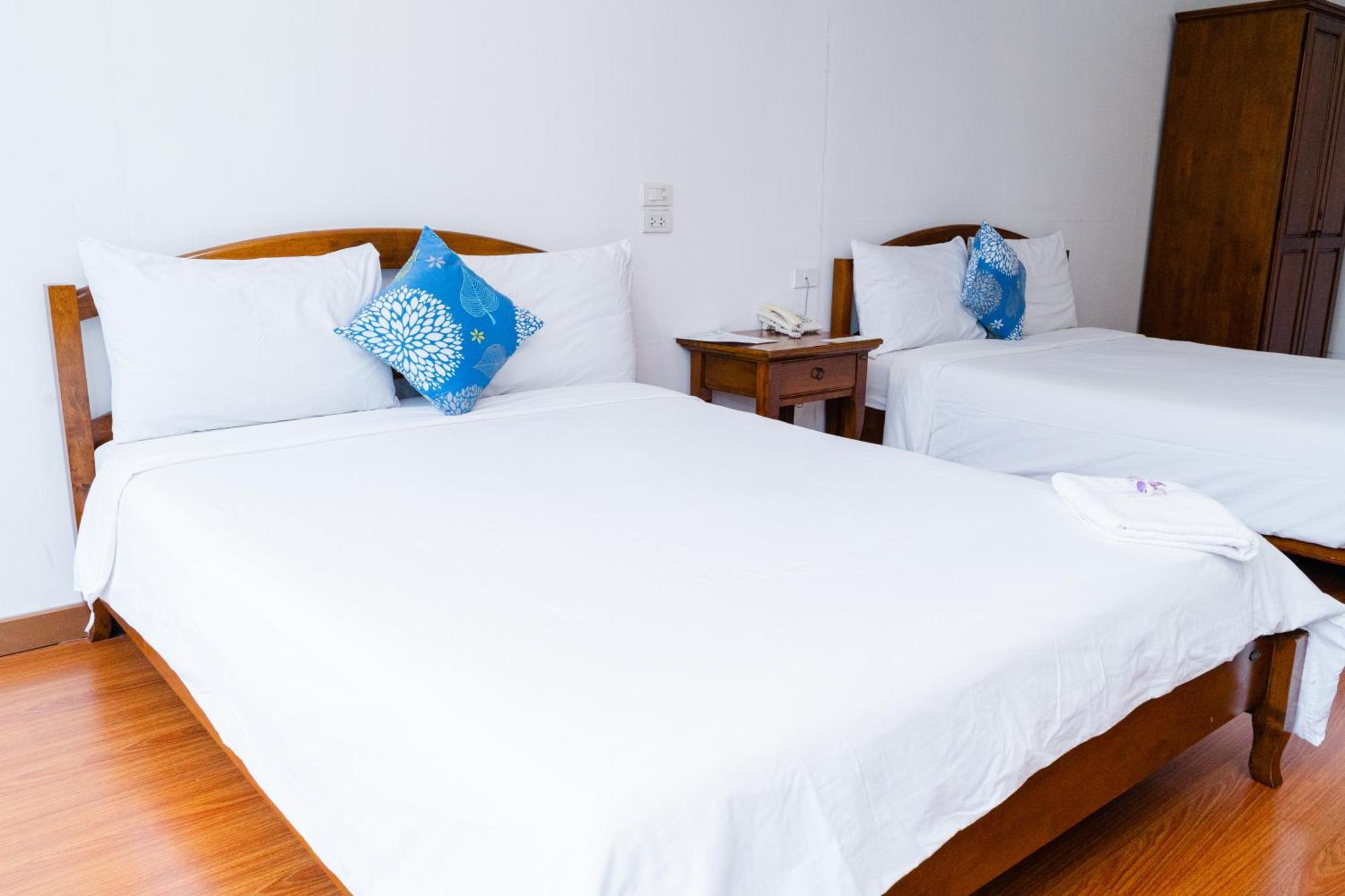 Baan Suan Khun Ta And Golf Resort Убон Ратчатани Екстериор снимка