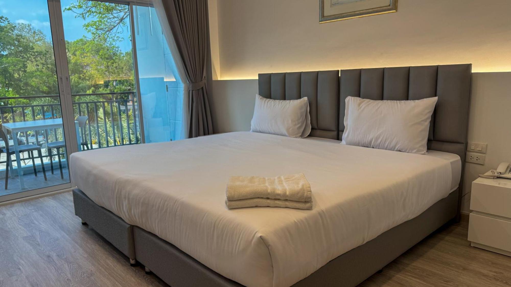 Baan Suan Khun Ta And Golf Resort Убон Ратчатани Екстериор снимка