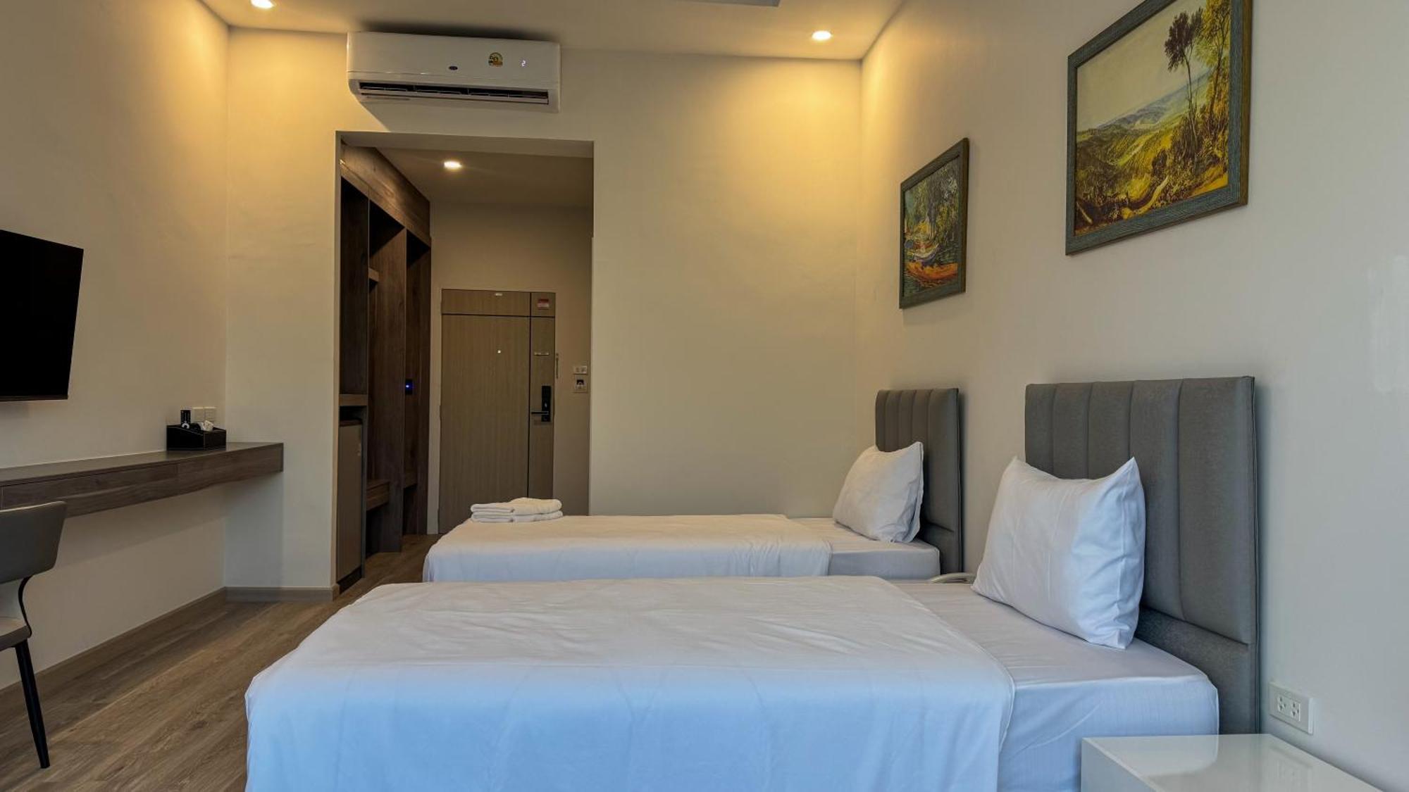 Baan Suan Khun Ta And Golf Resort Убон Ратчатани Екстериор снимка