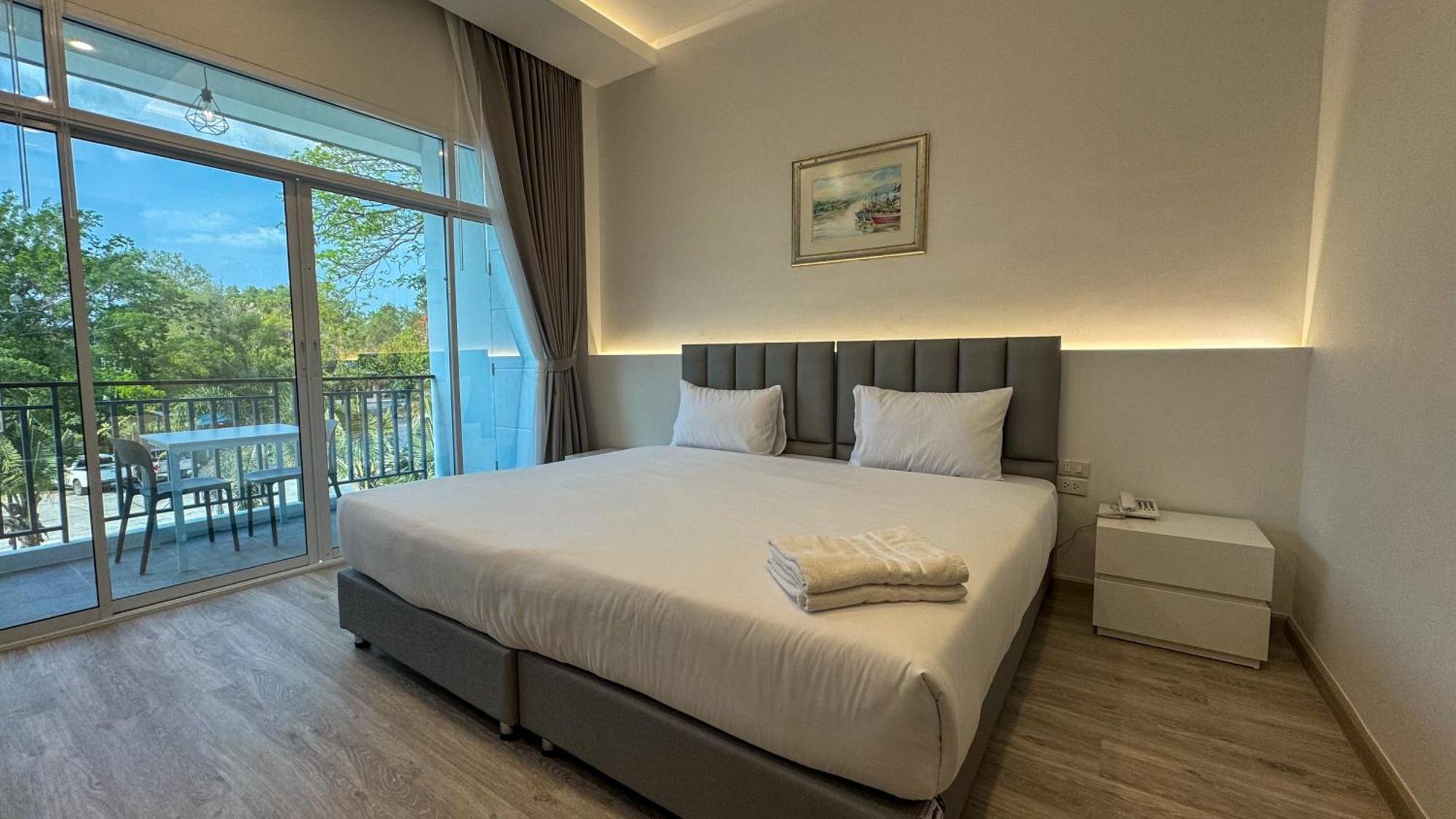 Baan Suan Khun Ta And Golf Resort Убон Ратчатани Екстериор снимка