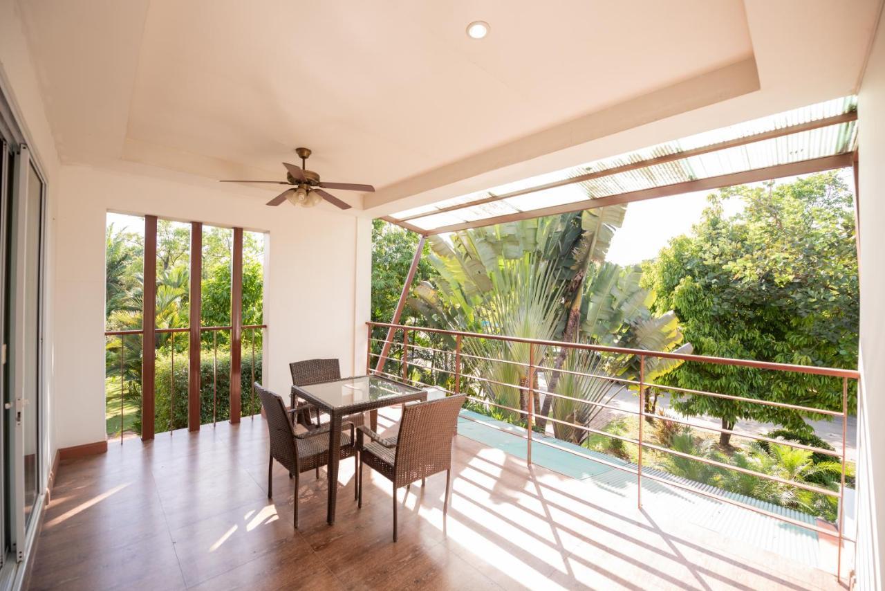 Baan Suan Khun Ta And Golf Resort Убон Ратчатани Екстериор снимка