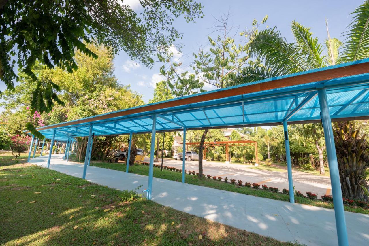 Baan Suan Khun Ta And Golf Resort Убон Ратчатани Екстериор снимка